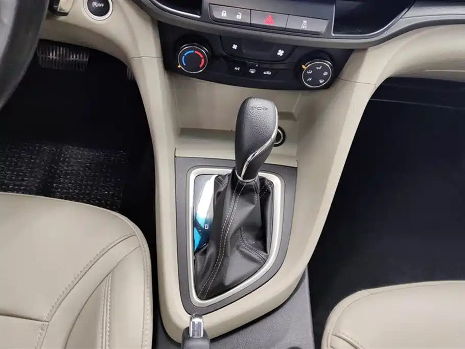Buick Excelle 2018 15T Dual Clutch Elite (China V) фото 16