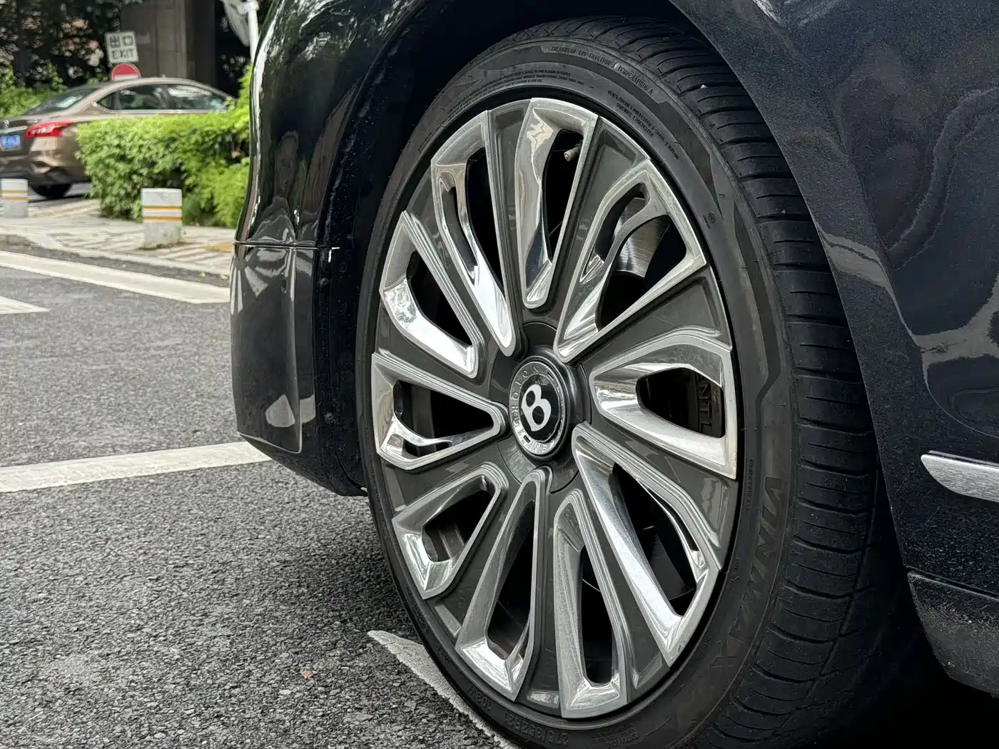 Bentley Flying Spur 2011 2010 6.0T 5-seater Version