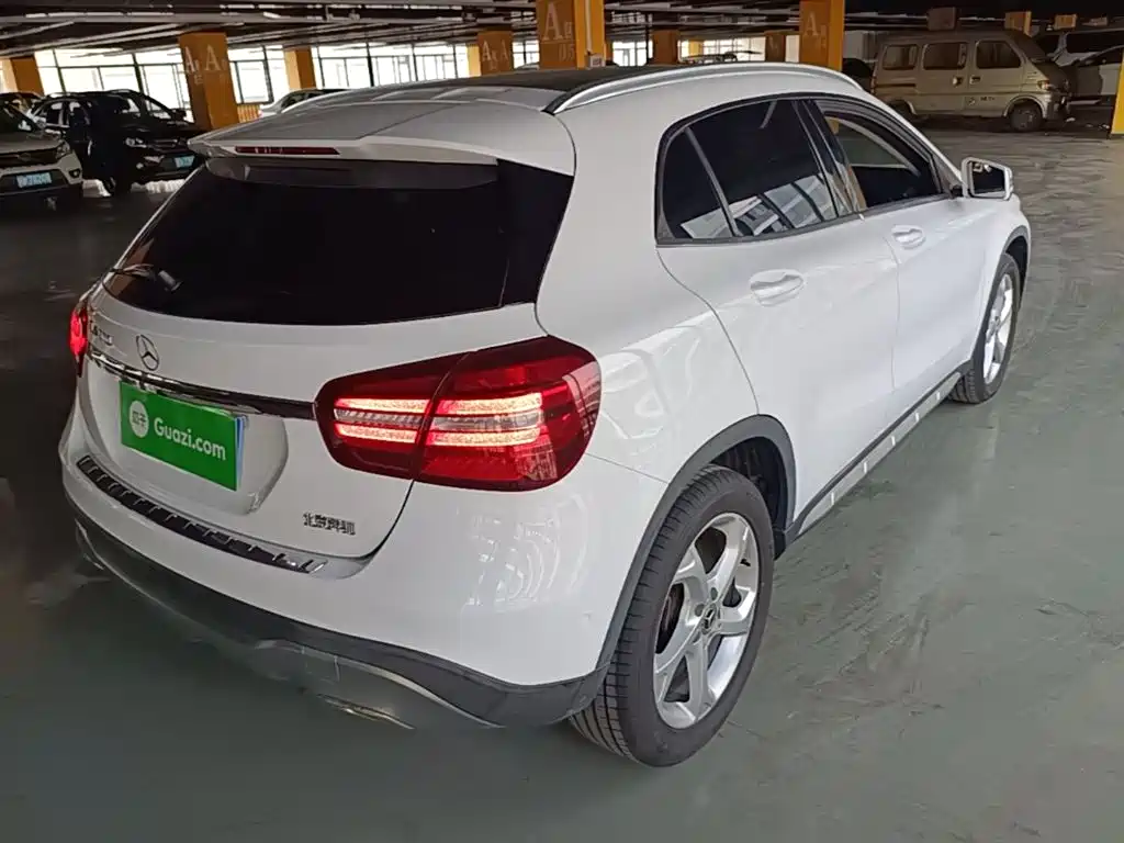 Mercedes-Benz GLA 2018 GLA 200 Dynamic фото 7