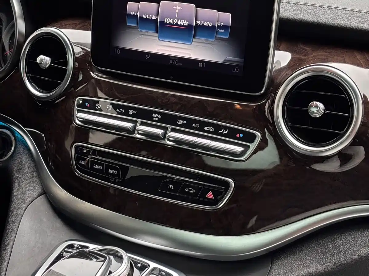 Mercedes-Benz V-Class 2018 V 260 Premium Edition China V фото 19