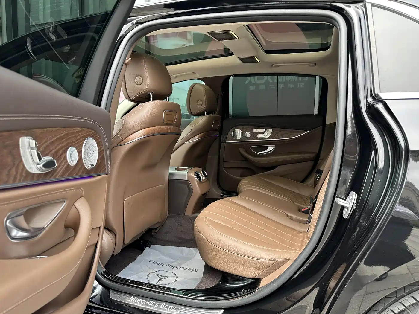 Mercedes-Benz E-Class 2020 E 300 L Luxury Model фото 15