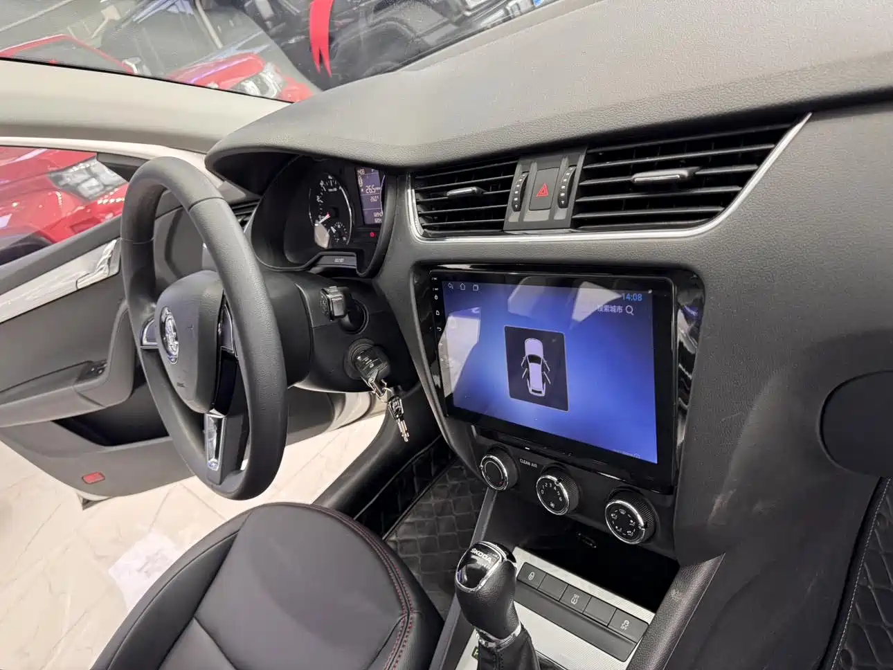 Škoda Octavia 2017 1.6L Automatic Pioneer Edition фото 32