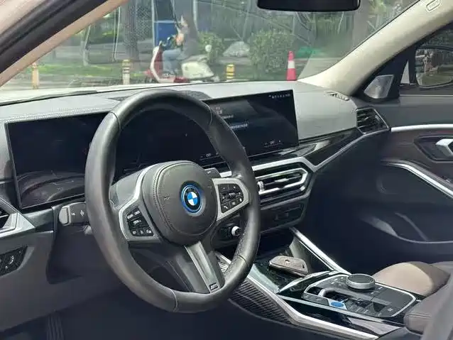 BMW i3 2022 eDrive 35 L фото 8