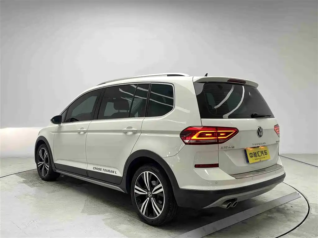 Volkswagen Touran 2021 Touran L 280TSI DSG Cross Edition 6-seater фото 20