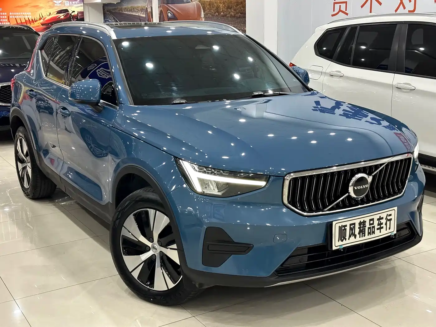 VOLVO XC40