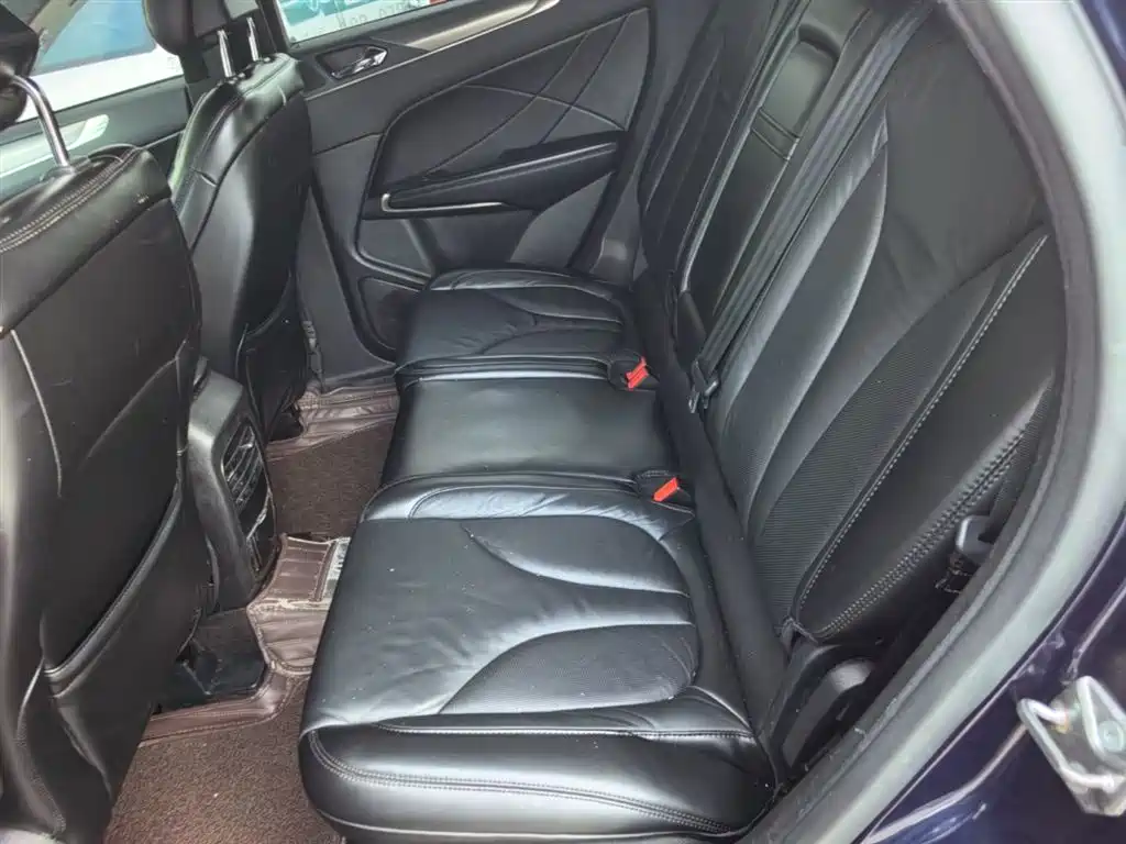 Фото 17 - Lincoln MKC
