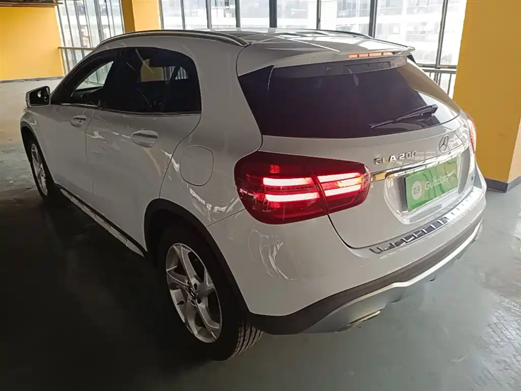 Mercedes-Benz GLA 2018 GLA 200 Dynamic фото 5
