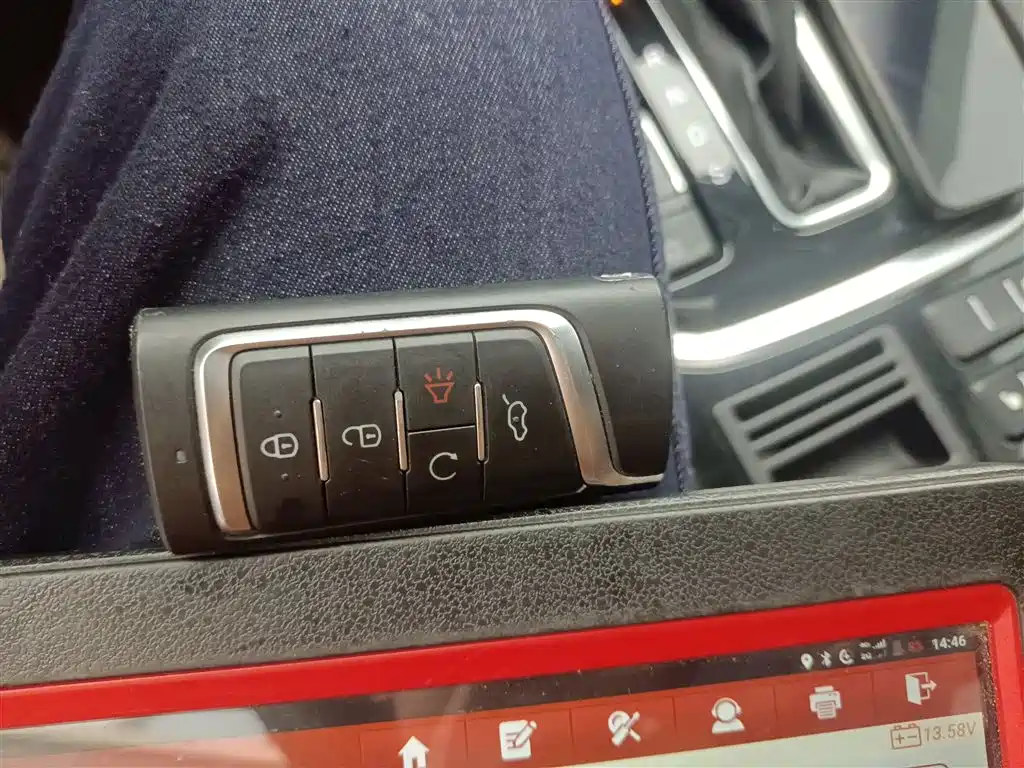 GAC Trumpchi Trumpchi GS8 2017 320T 2WD Luxury Smart Connect (7-seater) фото 9