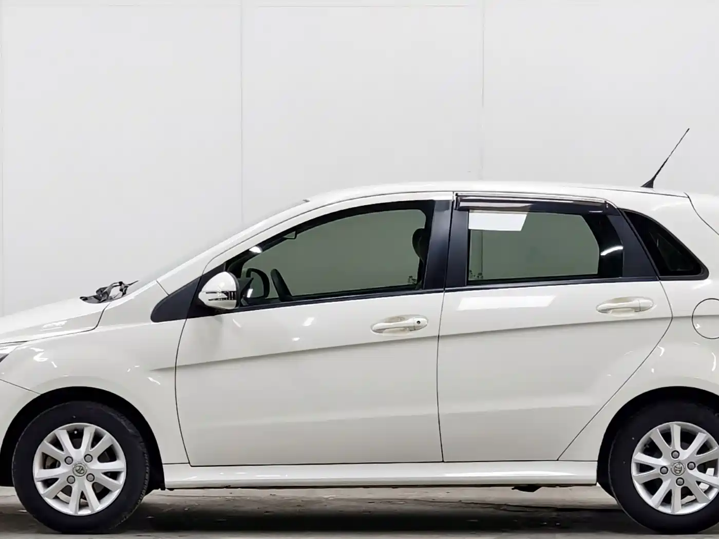 BAIC E-Series 2015 2013 Hatchback 1.5L Manual Letian Edition