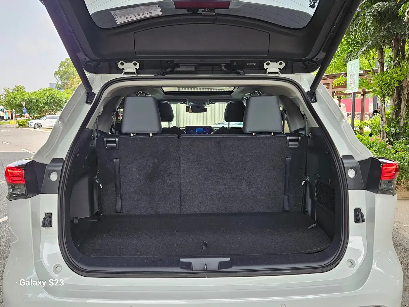 Toyota Highlander 2022 Dual Engine 2.5L 2WD Premium 7-Seater фото 21