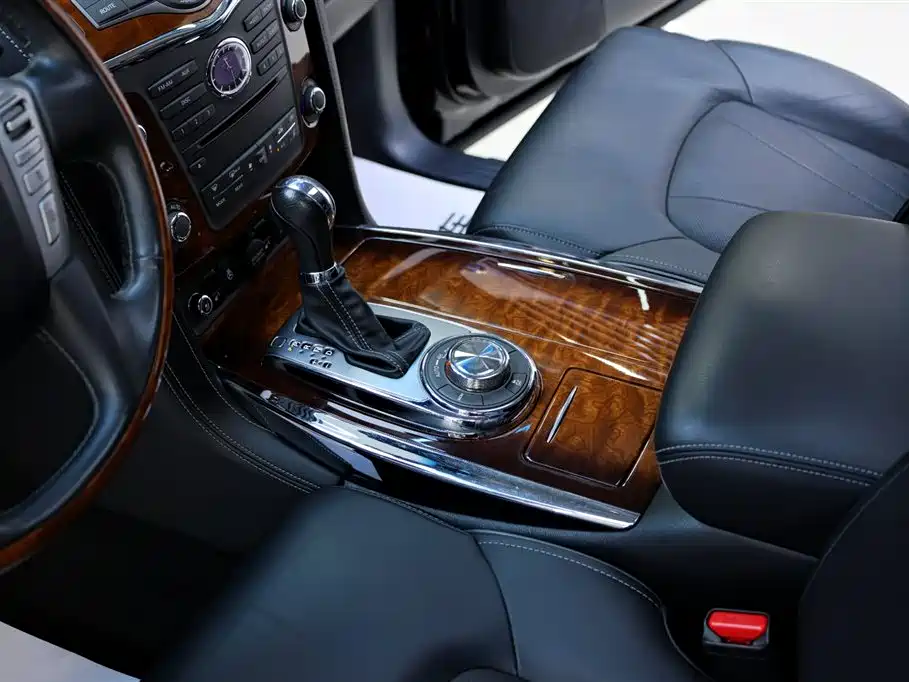 Infiniti QX80 2016 5.6L 4WD фото 22