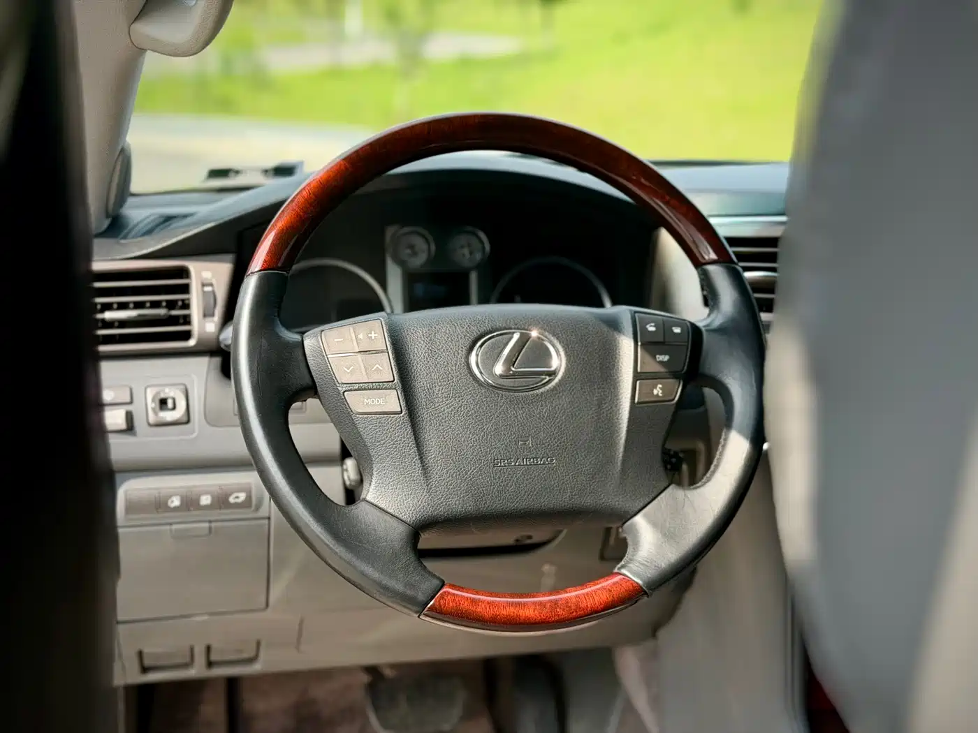 Lexus LX 2009 570 фото 9