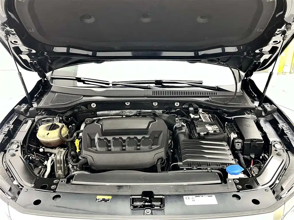 Volkswagen Passat 2023 330TSI Luxury Edition фото 17