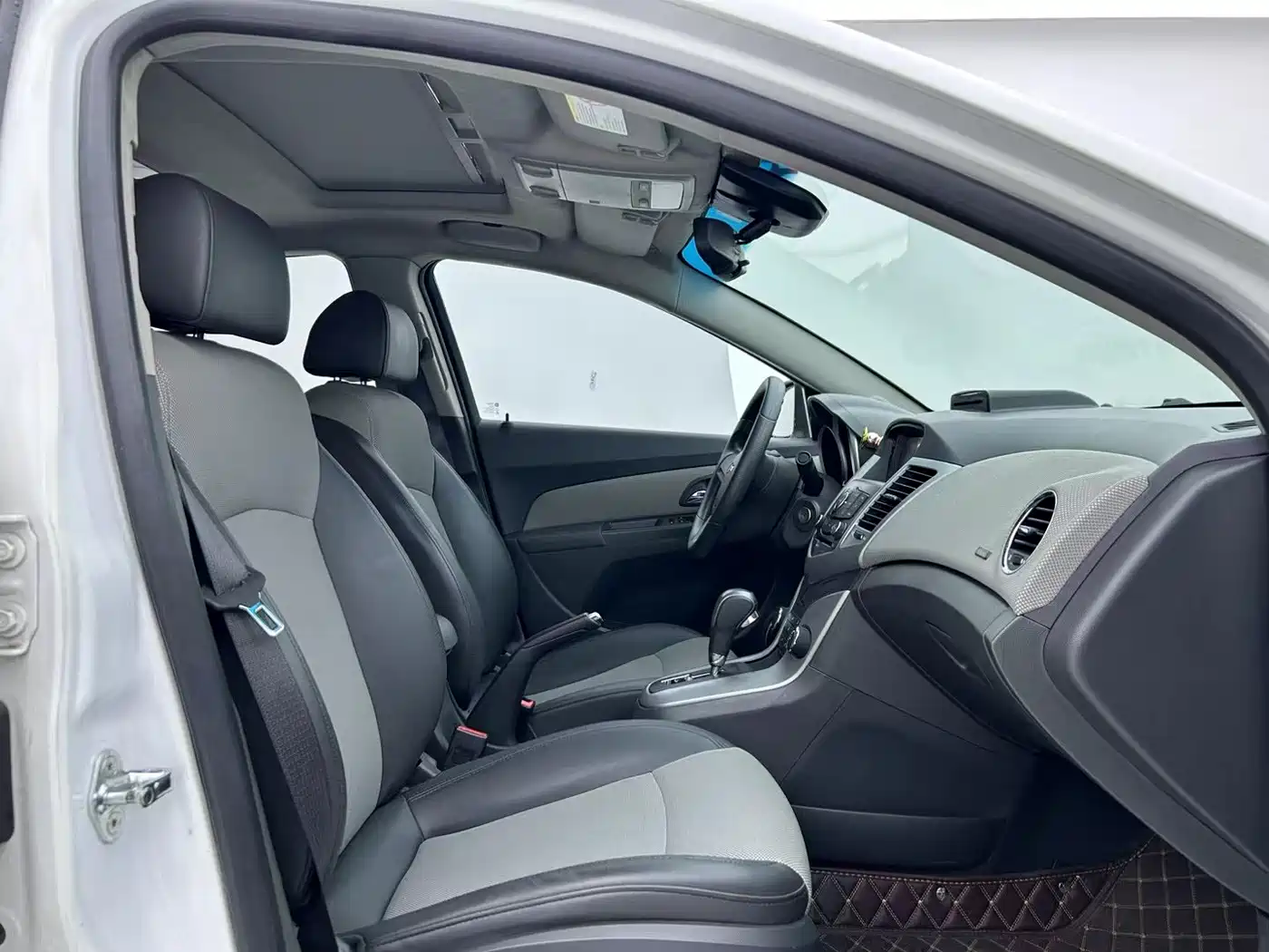 Chevrolet Cruze 2013 Model 1.8L SE AT фото 6