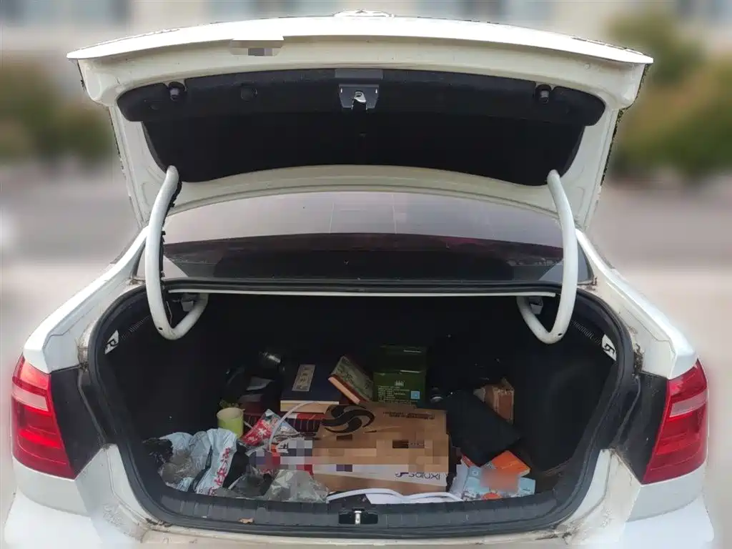 Volkswagen Bora 2015 Quality Edition 1.6L Manual Fashion фото 15