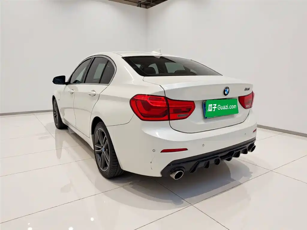 BMW 1 Series 2018 Facelift 118i Sport фото 4