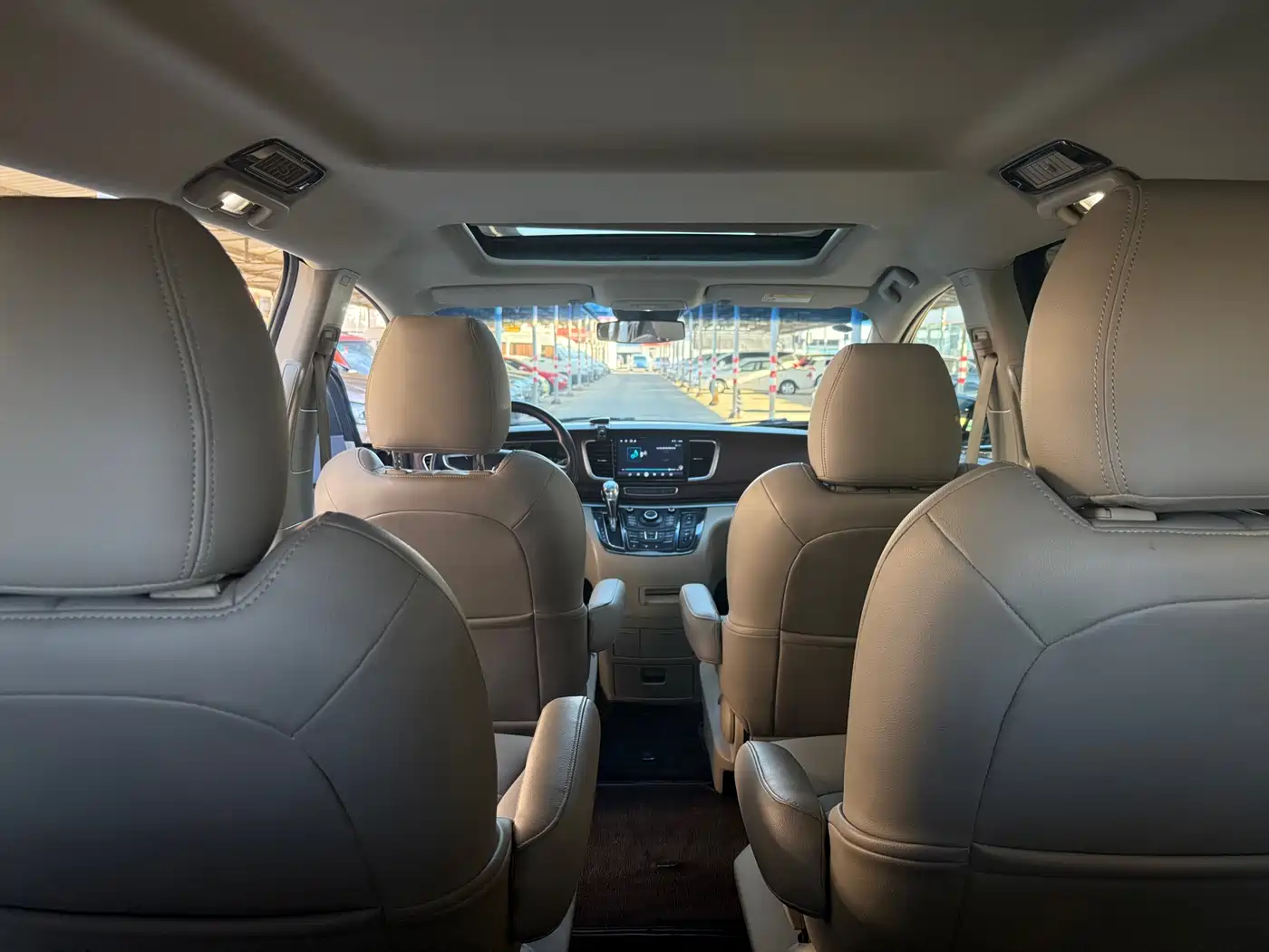 Buick GL8 2014 2.4L CT Luxury Business Comfort фото 8