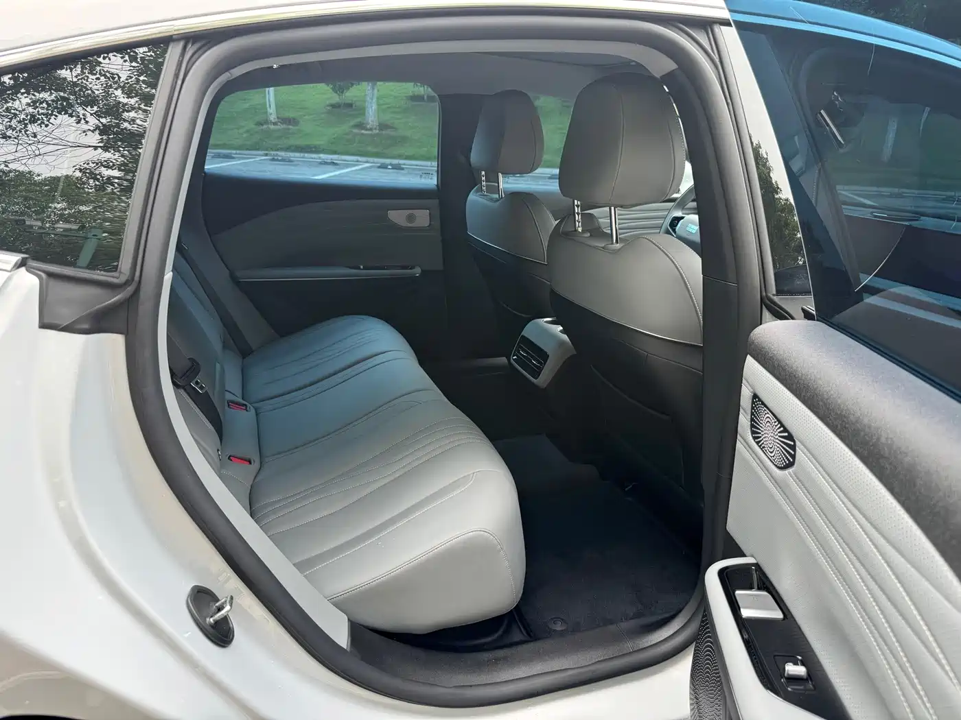 Geely Galaxy Galaxy E8 2025 2024 Model 550km RWD Soaring Dragon Edition