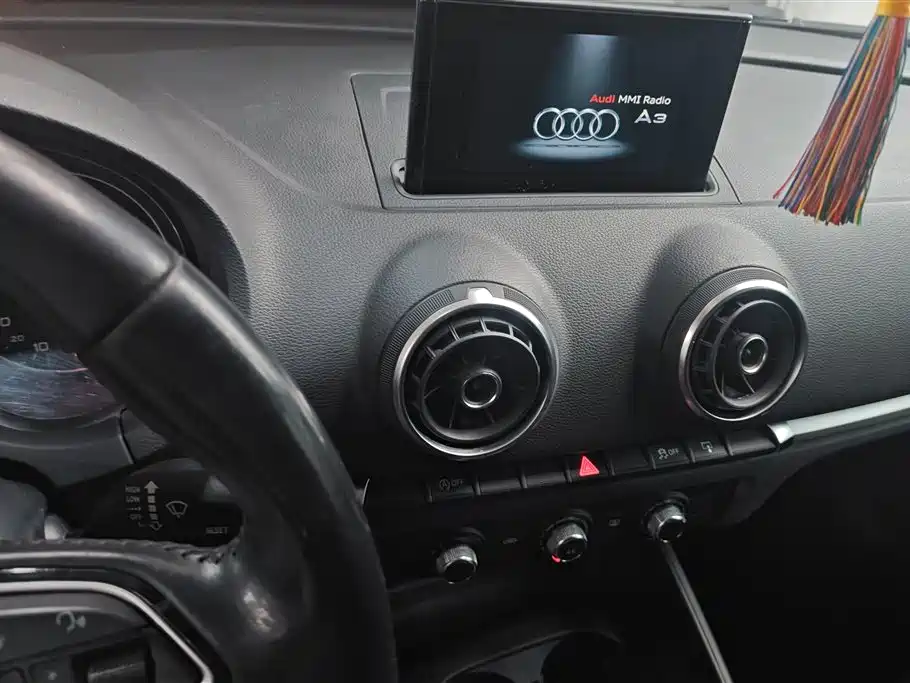 Audi A3 2016 Limousine 35 TFSI Progressive фото 13