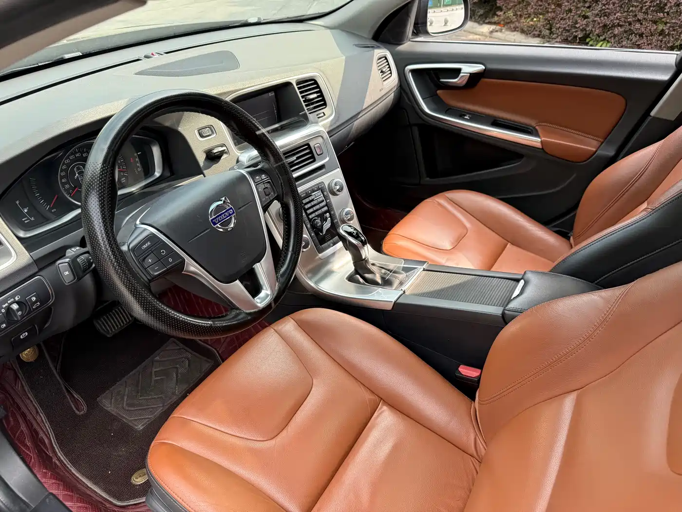 Фото 10 - Volvo S60