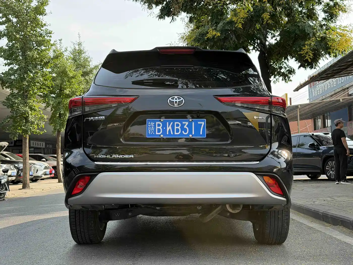 Photo 3 - Toyota Highlander
