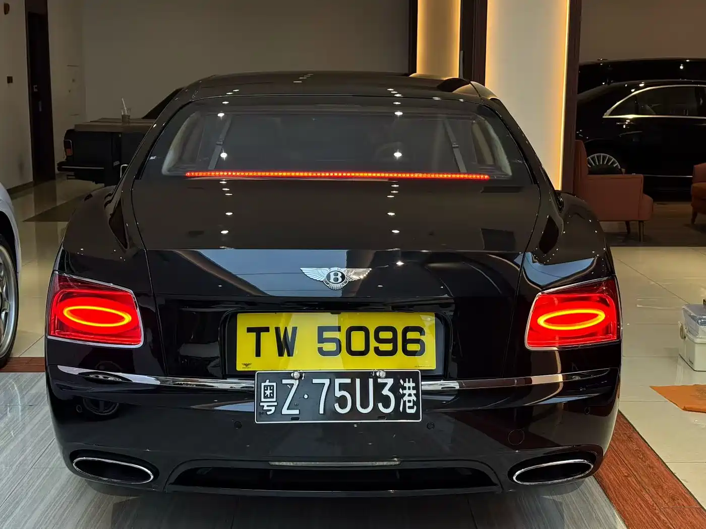 Bentley Flying Spur 2013 6.0T W12 Mulliner фото 2