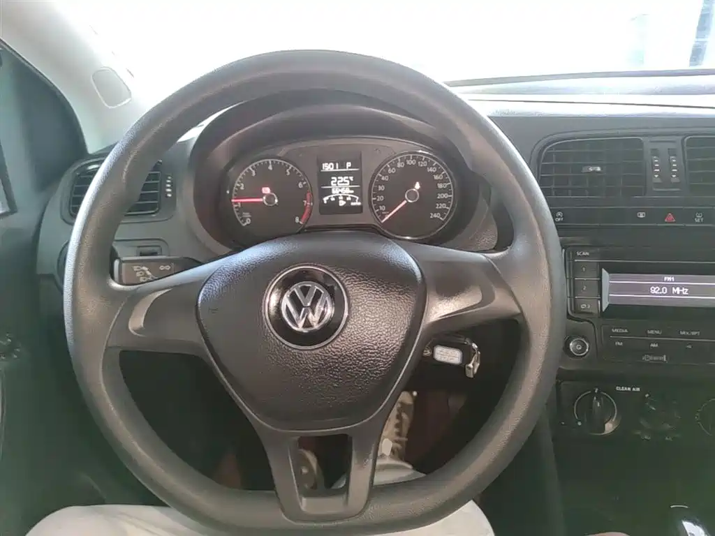Volkswagen Polo 2018 1.5L Auto Safe Drive фото 11
