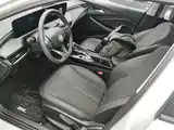 Photo 11 - Buick Verano