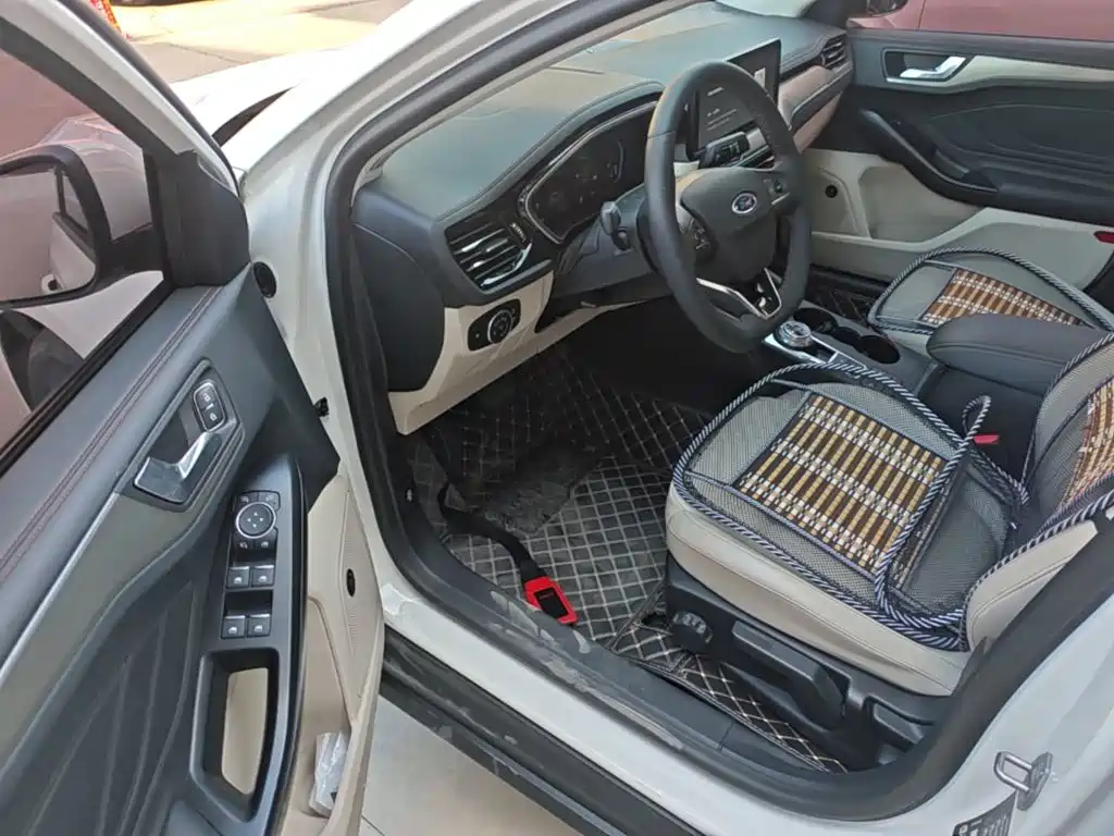 Ford Focus 2021 2021 Sedan EcoBoost 180 Auto Trend