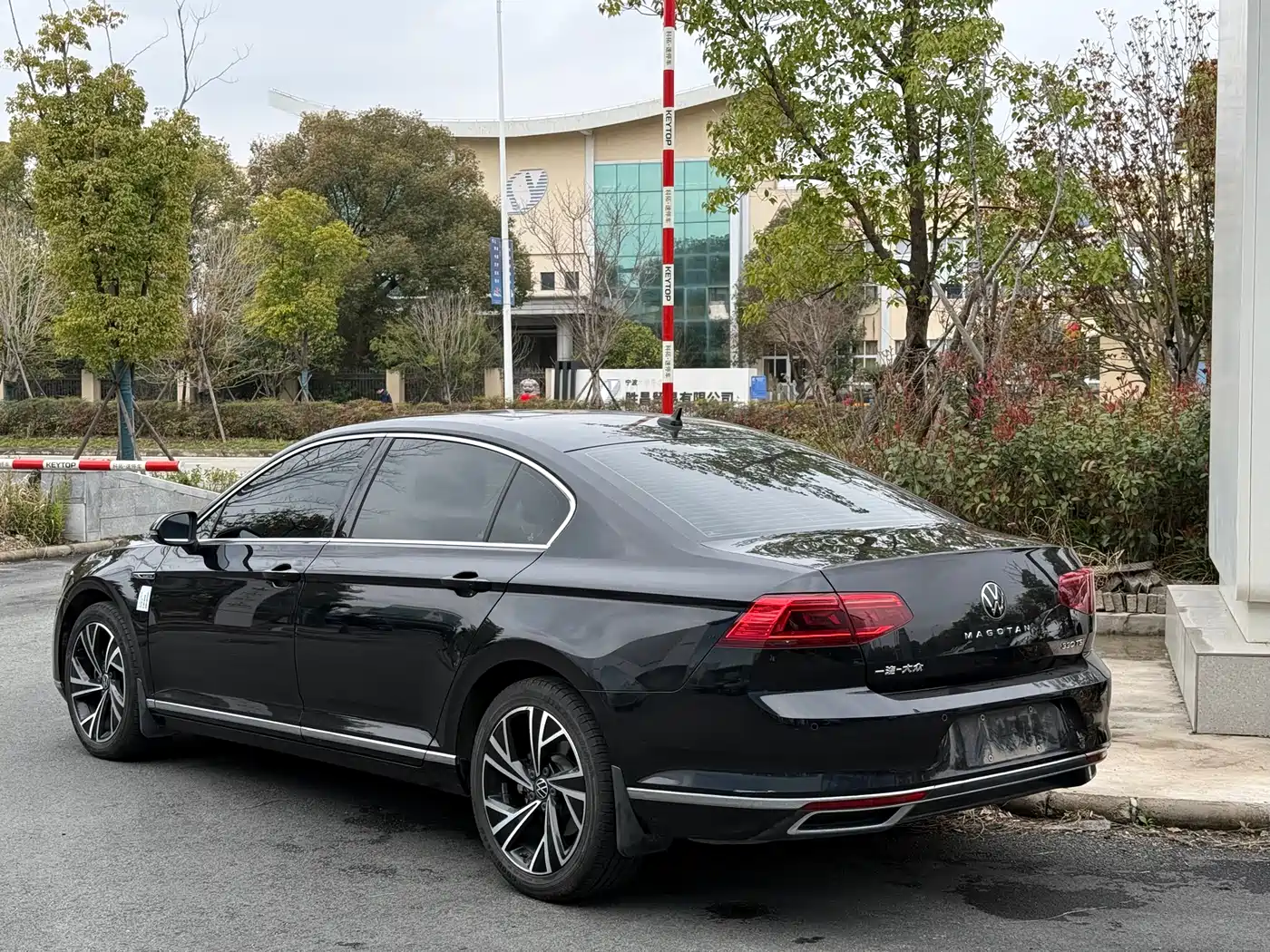 Volkswagen Magotan 2020 330TSI DSG Leading фото 14