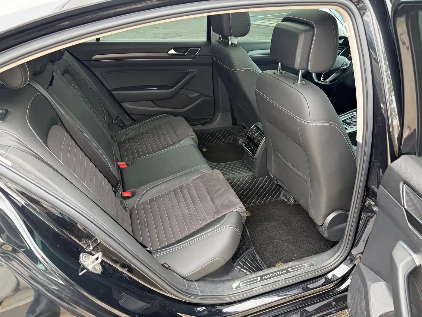 Volkswagen Magotan 2020 330TSI DSG Leading фото 9
