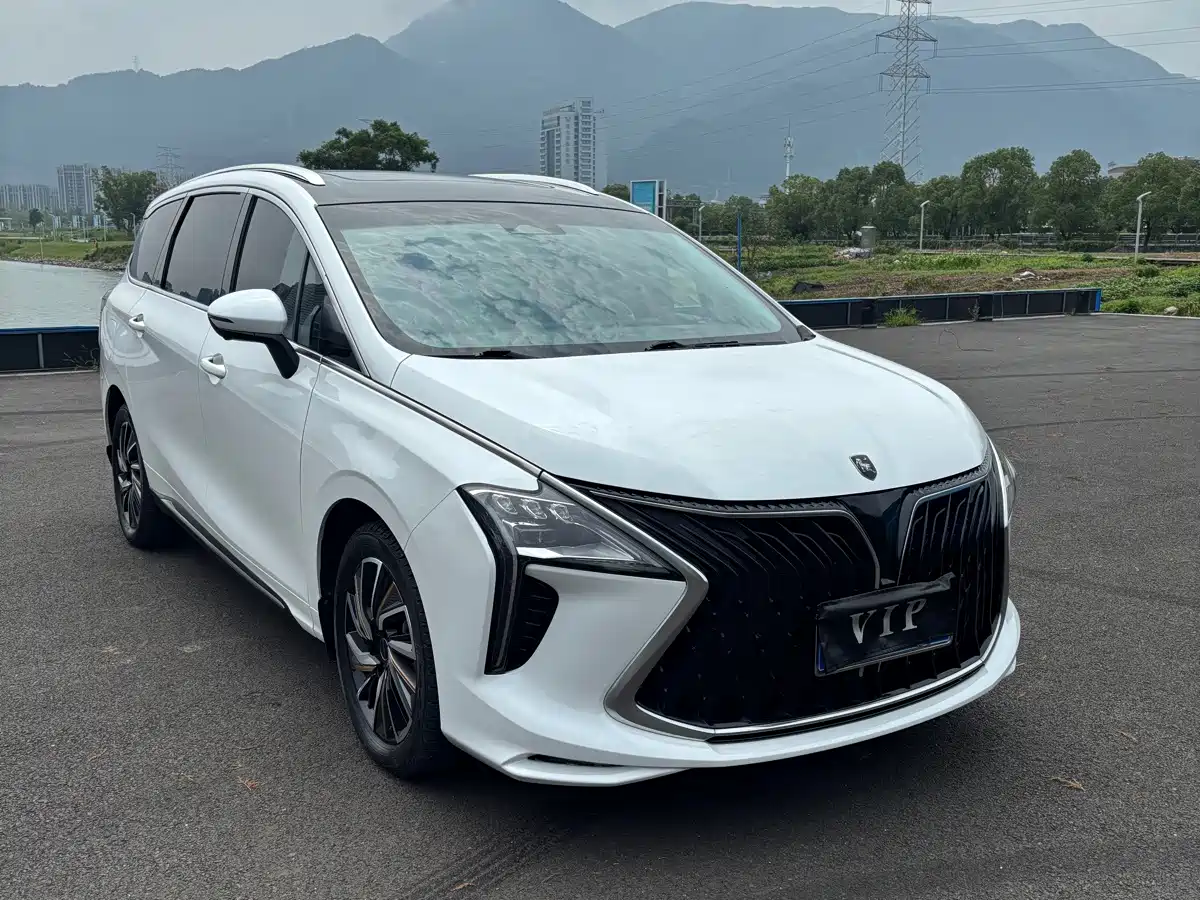 Dongfeng Fengxing Fengxing Yacht 2023 2022 1.5T DCT Wave Chaser Edition