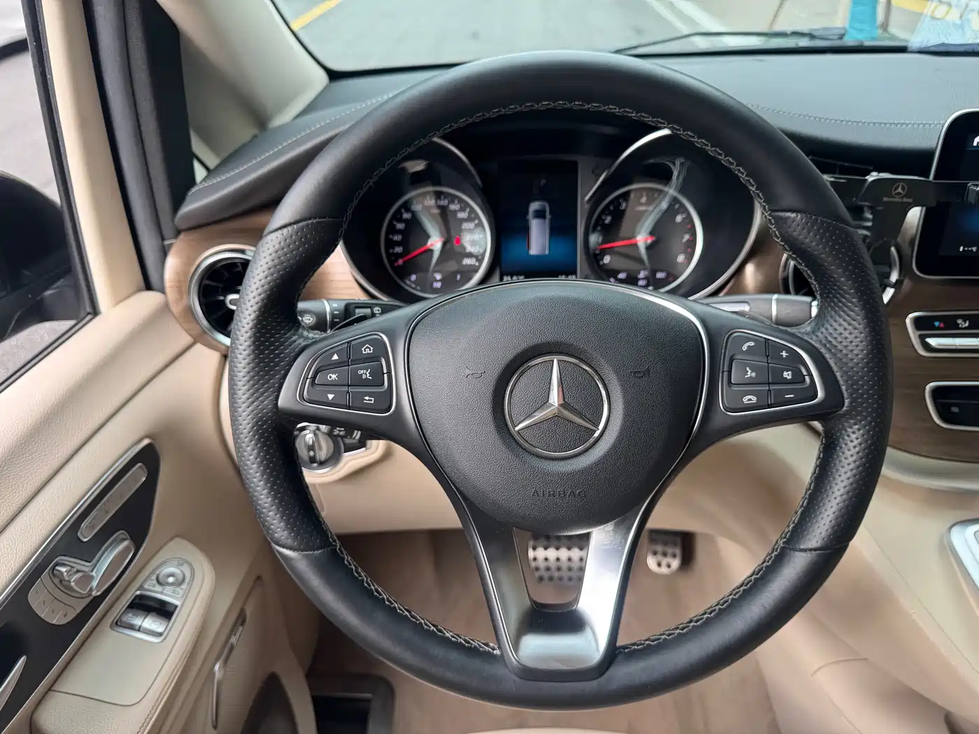 Mercedes-Benz V-Class 2020 V 260 Luxury Edition фото 13