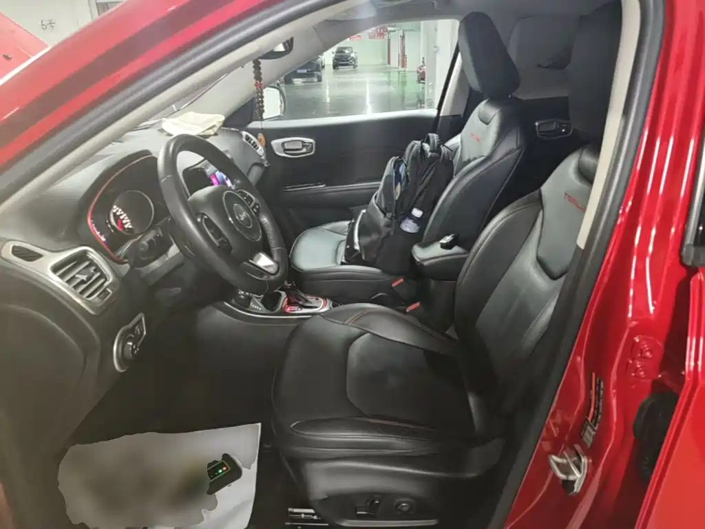 Photo 15 - Jeep Compass