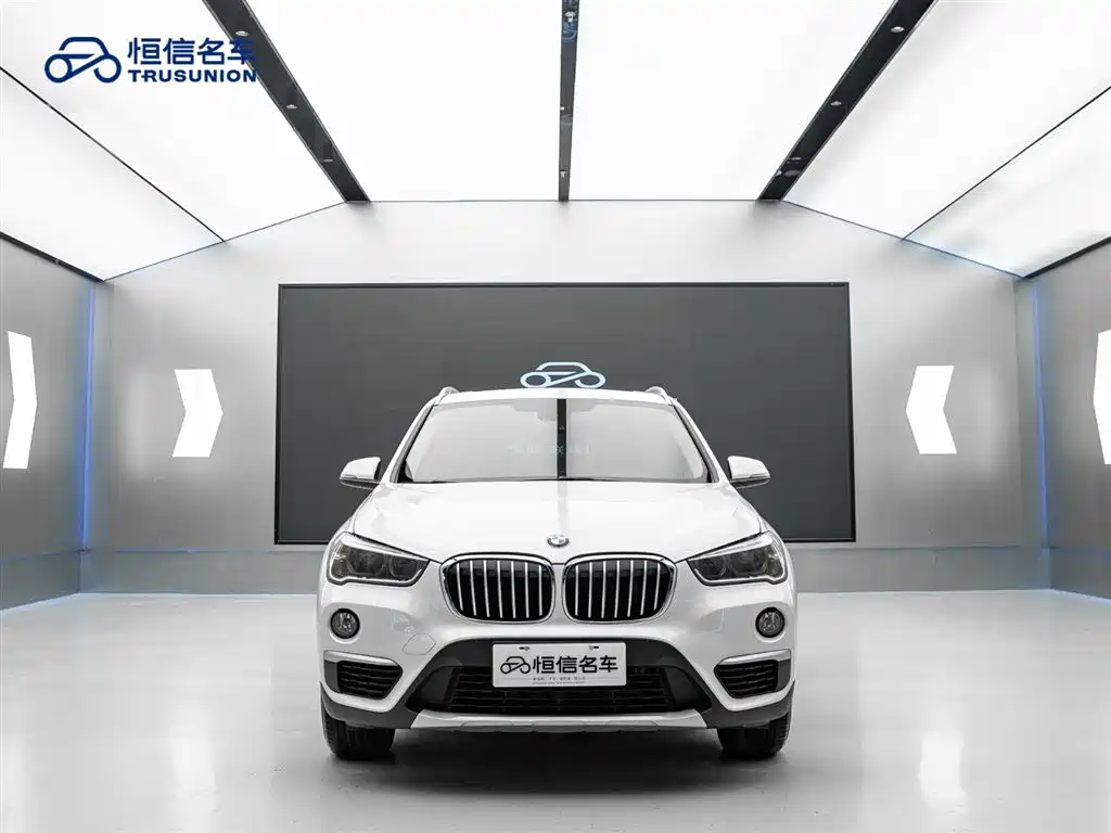 BMW X1 2019 sDrive18Li Premium Model фото 2