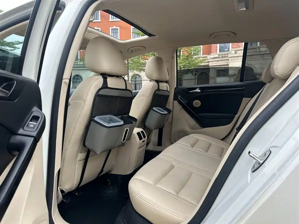 Volkswagen Golf 2012 1.6 Automatic Comfort Type фото 8