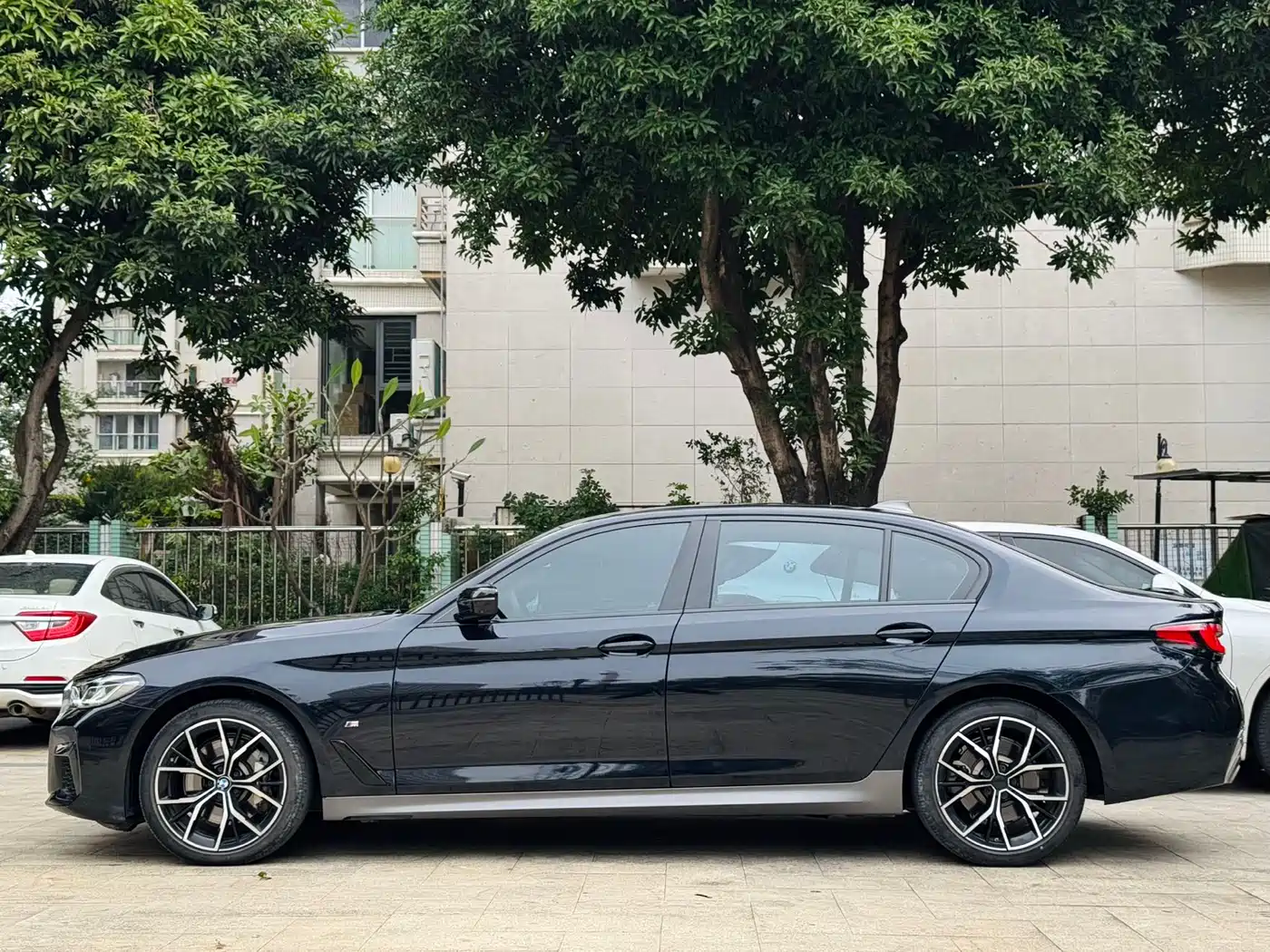 BMW 5 Series 2021 530Li Premium M Sport Package фото 7