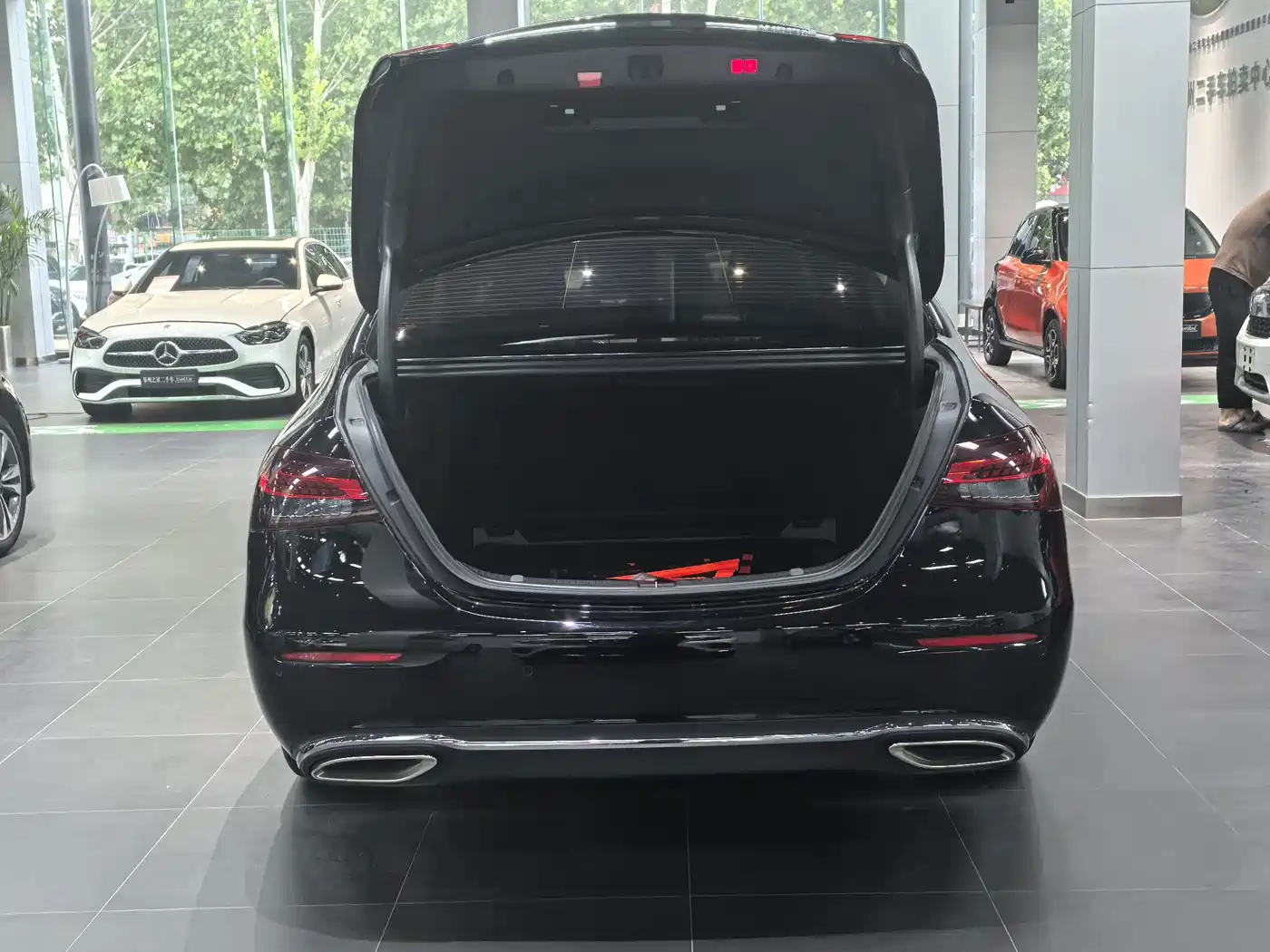 Фото 6 - Mercedes-Benz E-Class