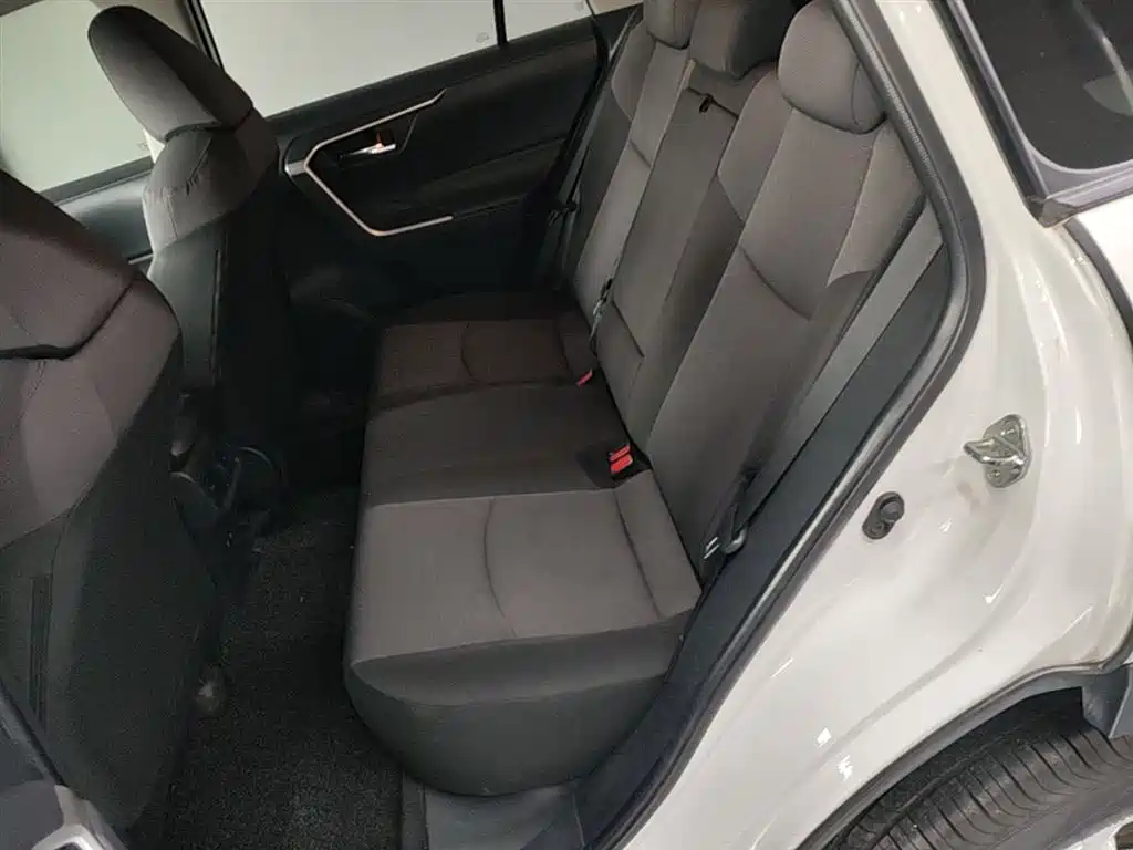 Toyota RAV4 Rongfang 2020 2.0L CVT 2WD Trend Edition фото 17