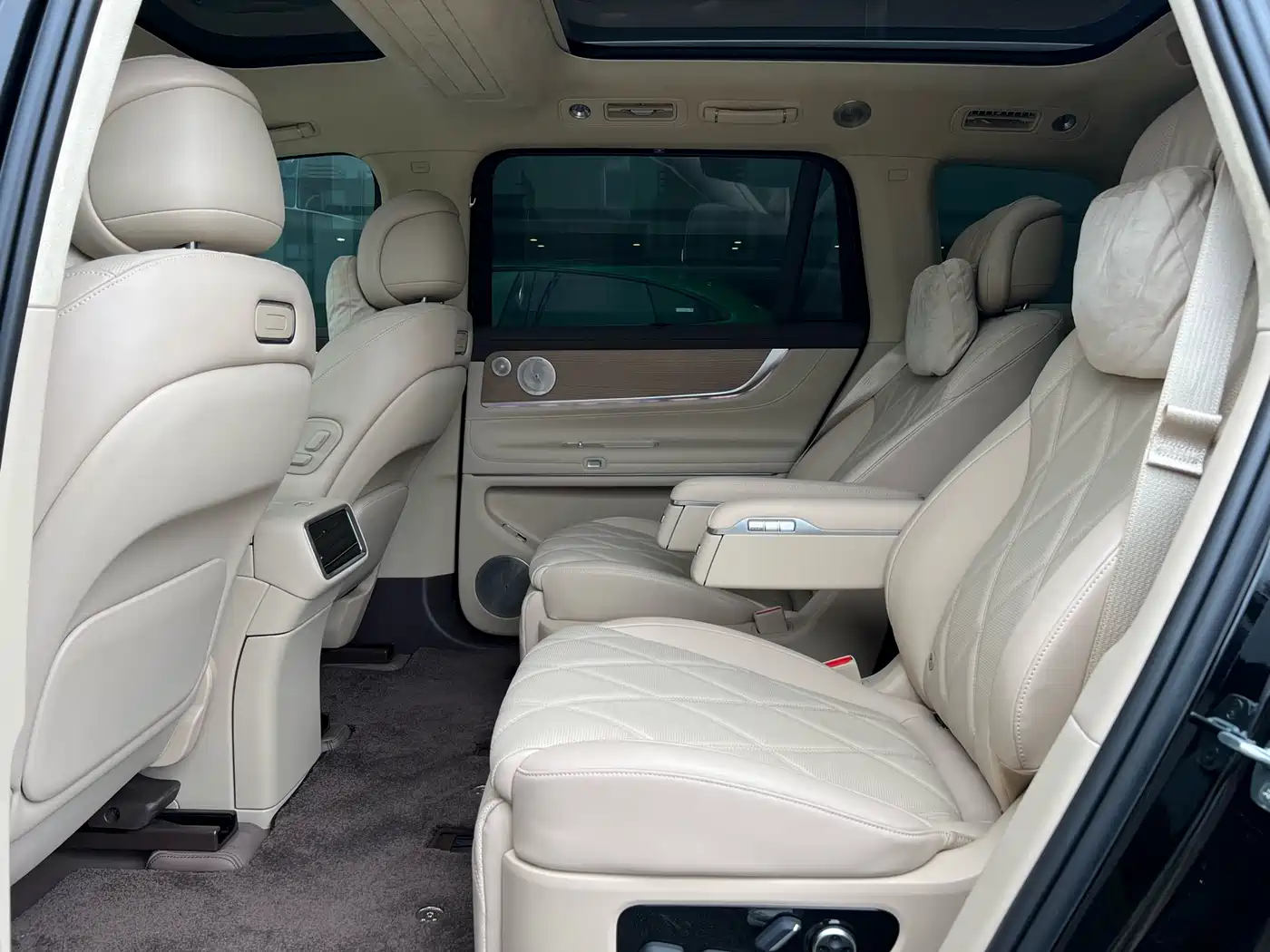 AITO Wenjie AITO M9 2026 Pure Electric Ultra Edition 100kWh 6-seater фото 10