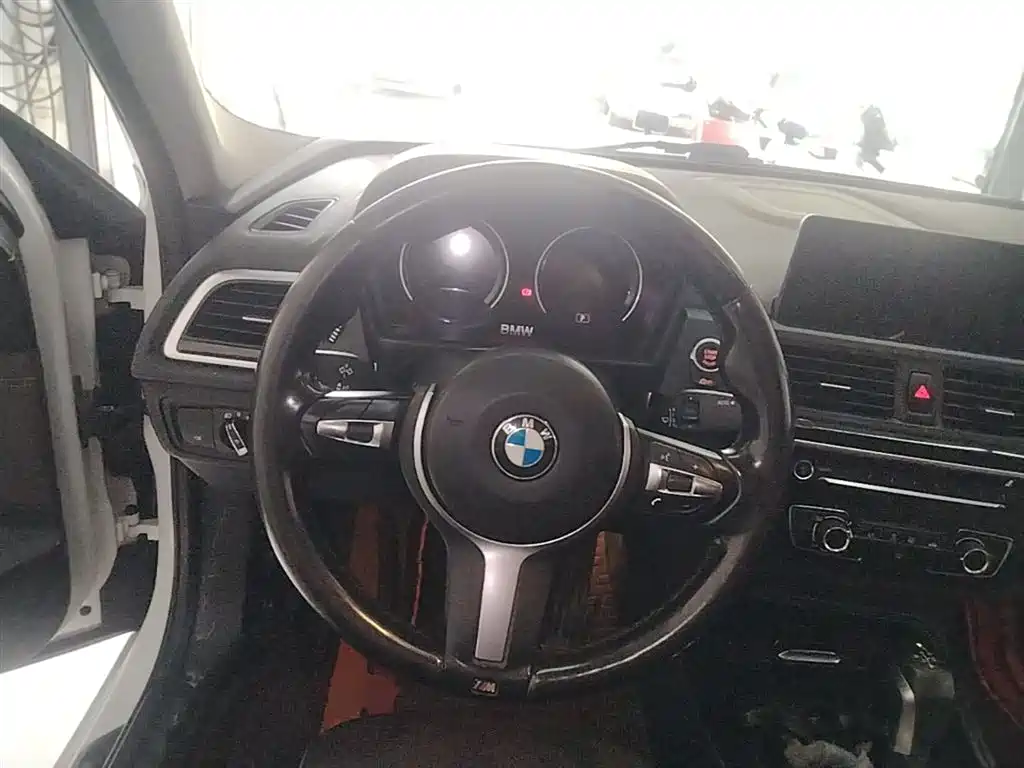 BMW 1 Series 2019 118i M Sport Package фото 11