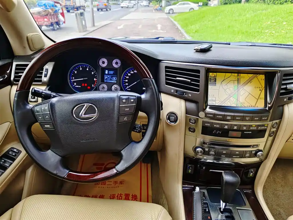 Lexus LX 2009 570 фото 15