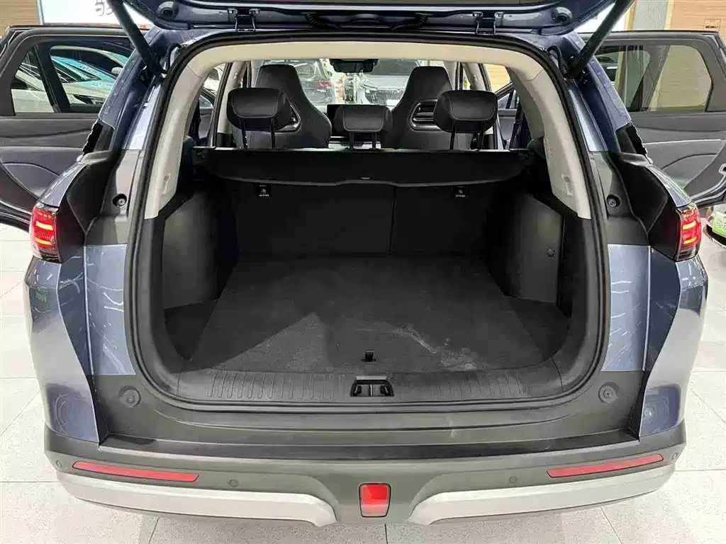 BYD Hai Shi 07 DM-i 2025 150 Pilot+ Edition фото 8