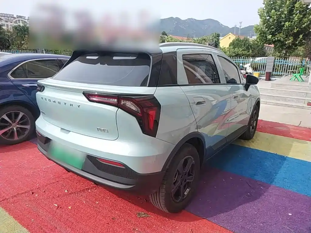Фото 7 - Geely Geometry E Firefly