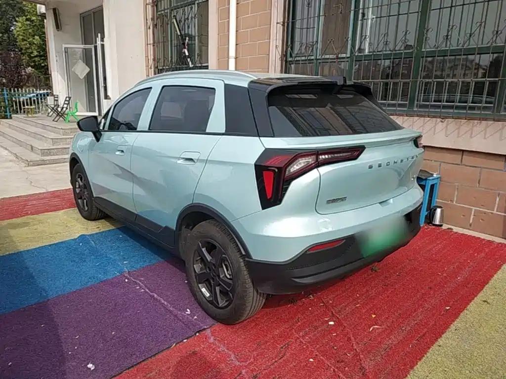 Фото 5 - Geely Geometry E Firefly
