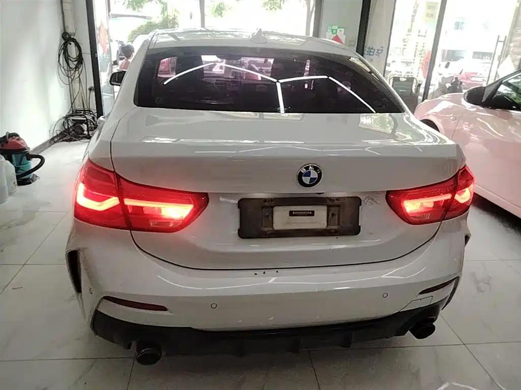 BMW 1 Series 2019 118i M Sport Package фото 6