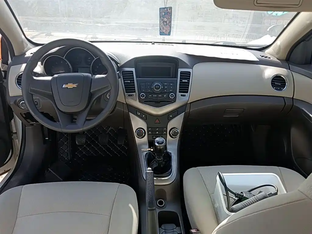 Chevrolet Cruze 2015 1.5L Classic SL MT фото 10