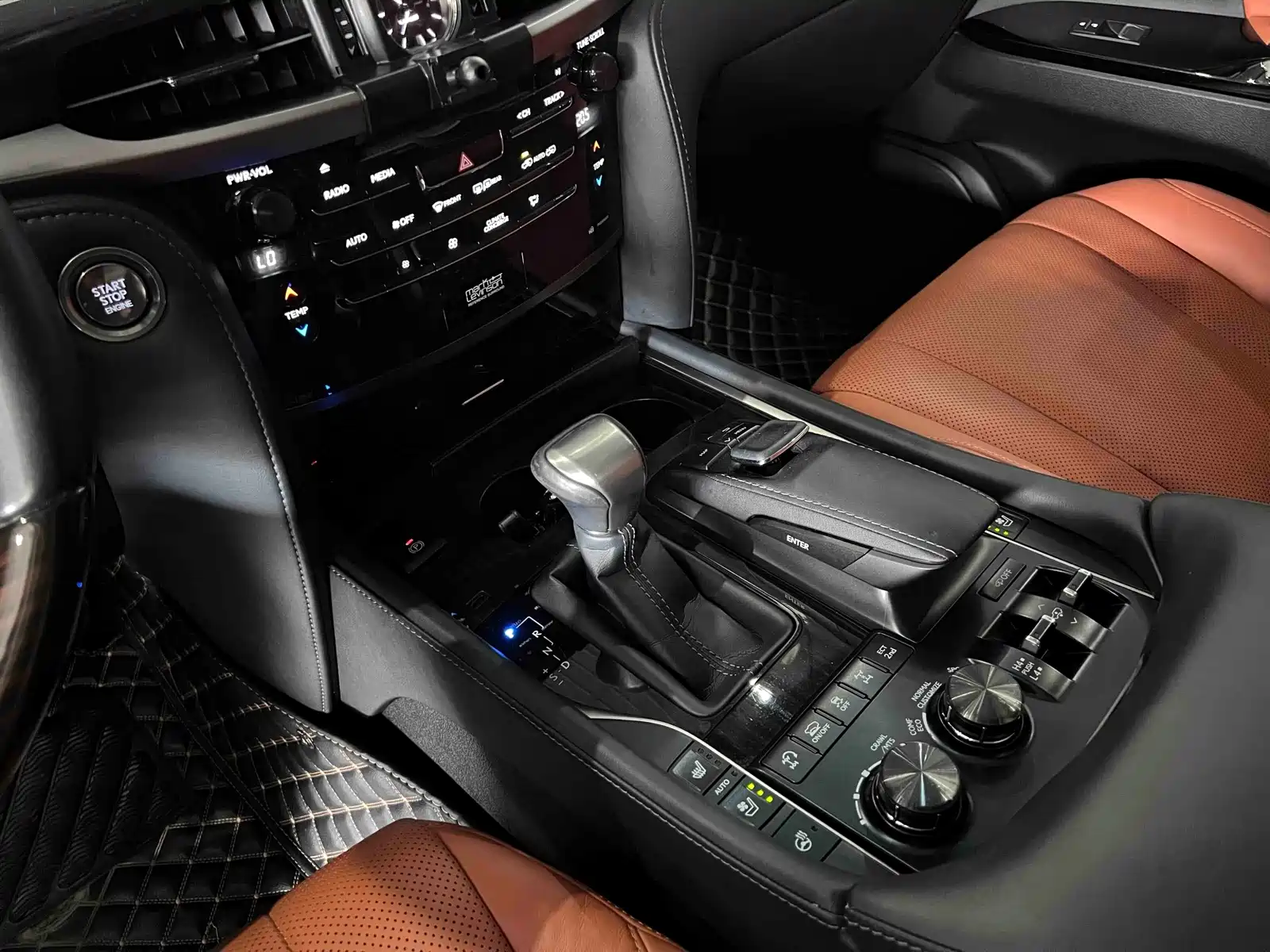 Photo 20 - Lexus LX