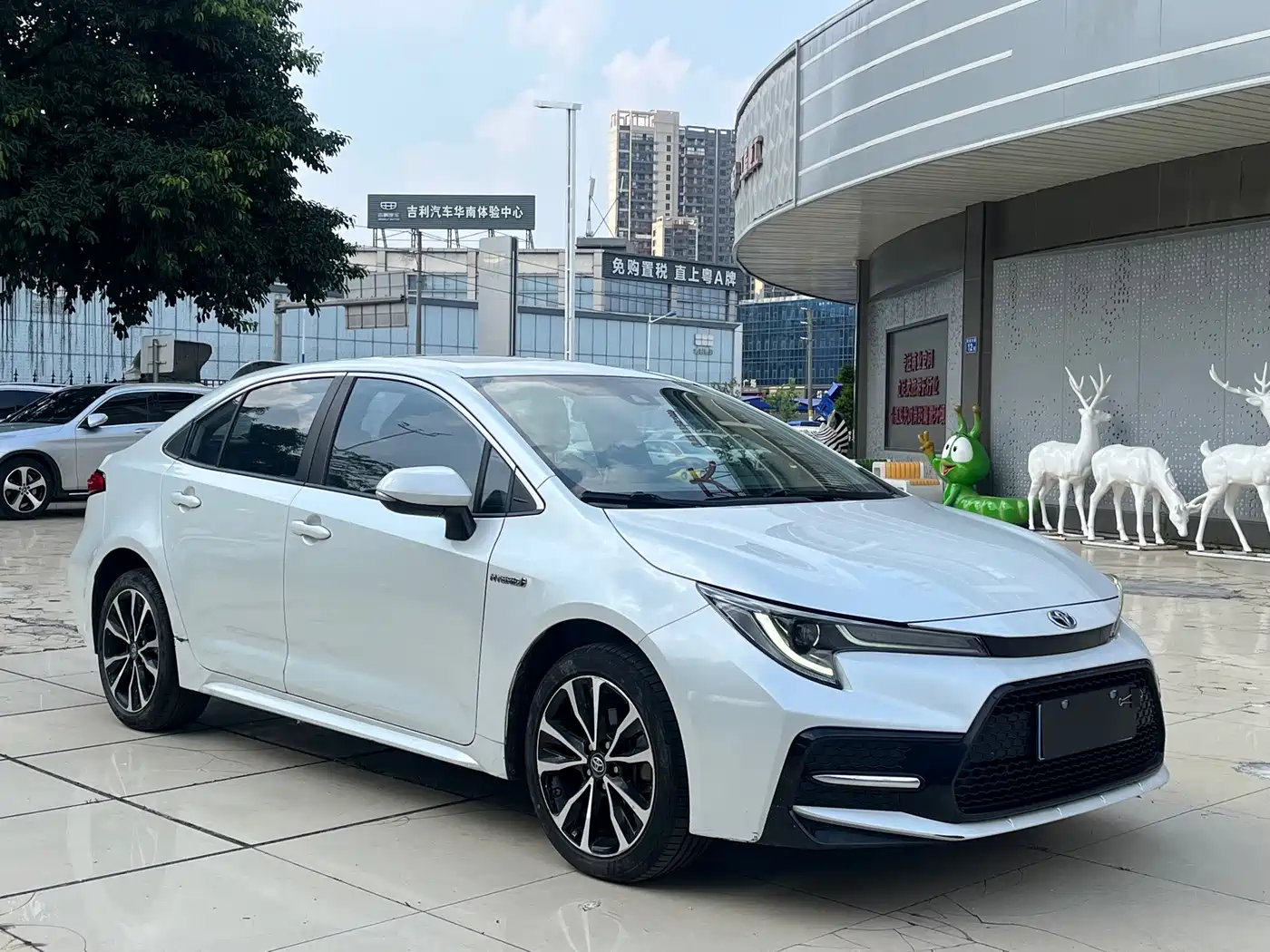 Toyota Levin 2021 Dual Engine 1.8H E-CVT Sport фото 3