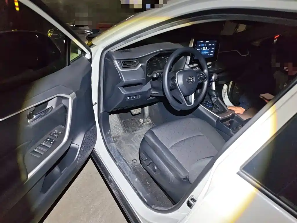 Toyota RAV4 Rongfang 2020 2.0L CVT AWD Trend Edition фото 12